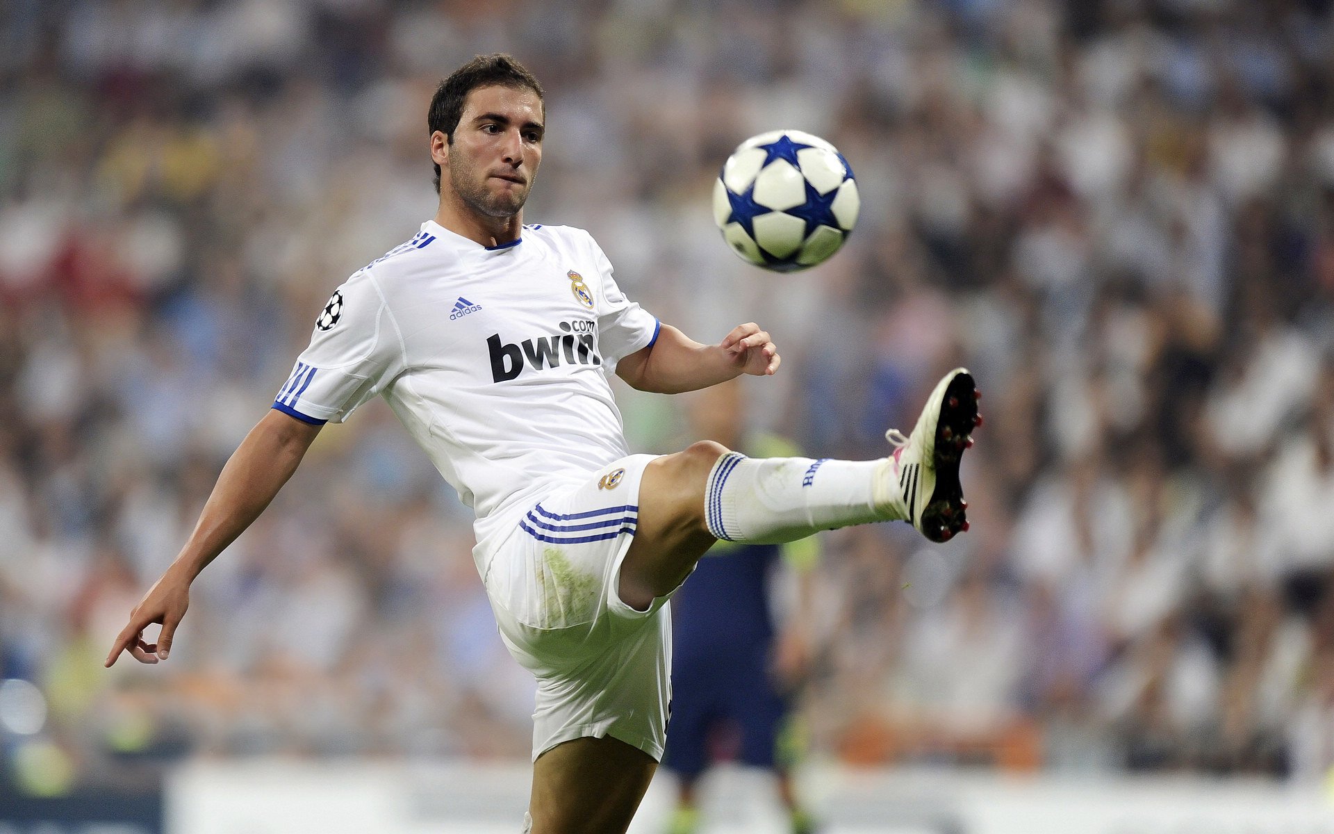 世界杯激战不断：精彩每一刻都令人心动！，世界杯激战正酣,我们都知道